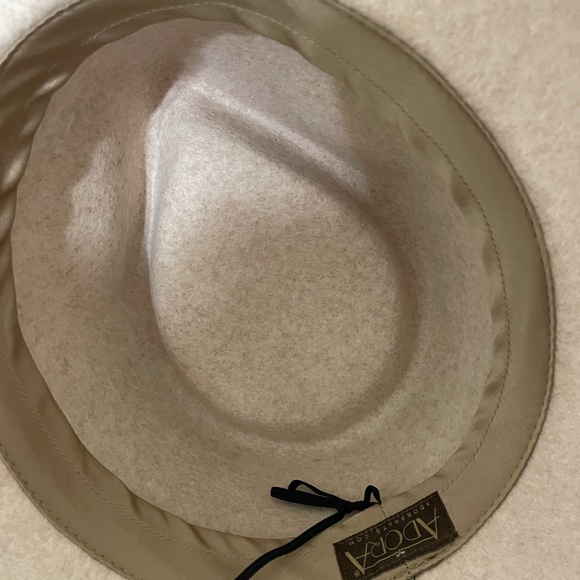 New ADORA wool felt cream/tan wide brim fedora rancher womens hat adjustable
